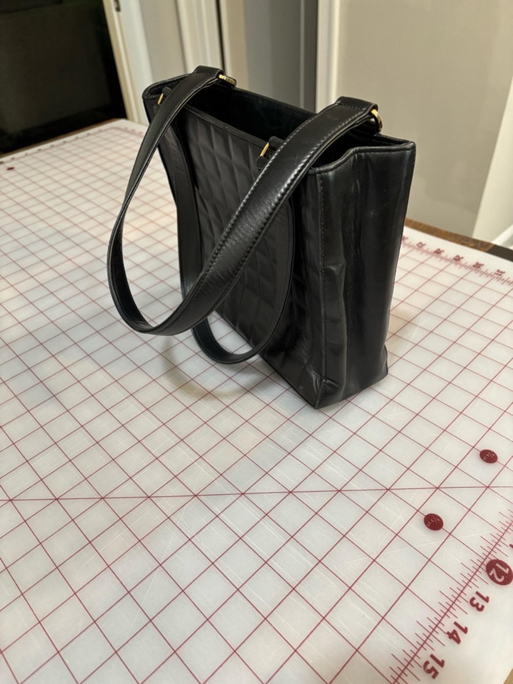CHANEL - Classic Black Quilted Leather Tote Bag with Interlocking CC Logo - Picture 7 of 10